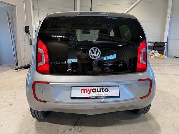 Volkswagen UP! 4 of 27
