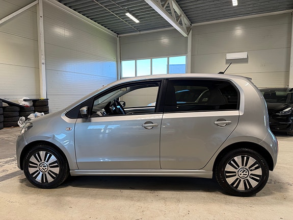 Volkswagen UP! 2 of 27