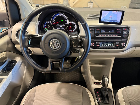 Volkswagen UP! 15 of 27