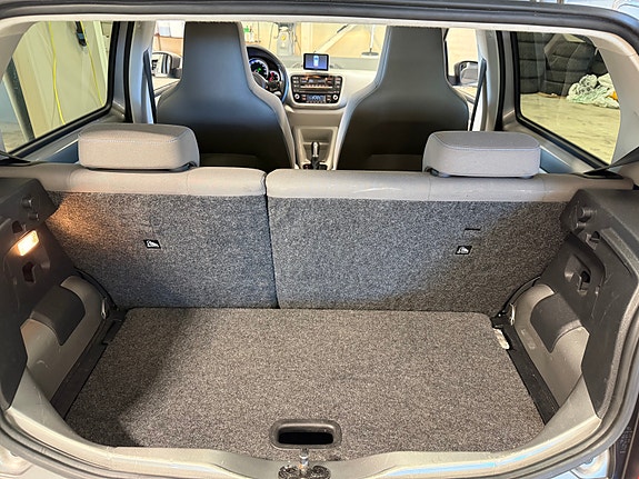 Volkswagen UP! 25 of 27
