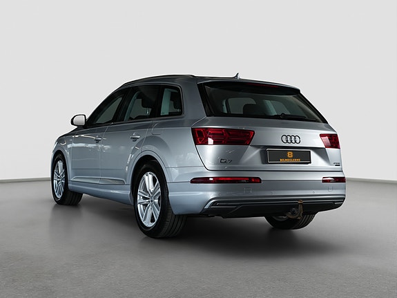 Audi Q7 3 of 28