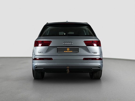 Audi Q7 4 of 28