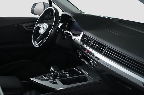 Audi Q7 12 of 28