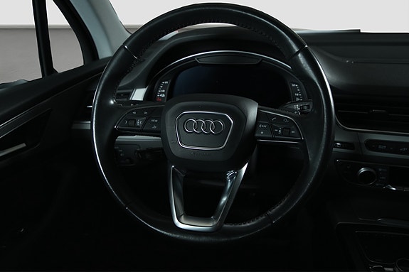 Audi Q7 13 of 28