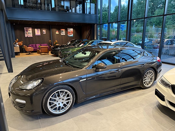 Porsche Panamera 6 of 30