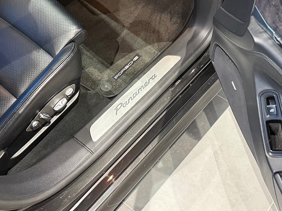 Porsche Panamera 15 of 30