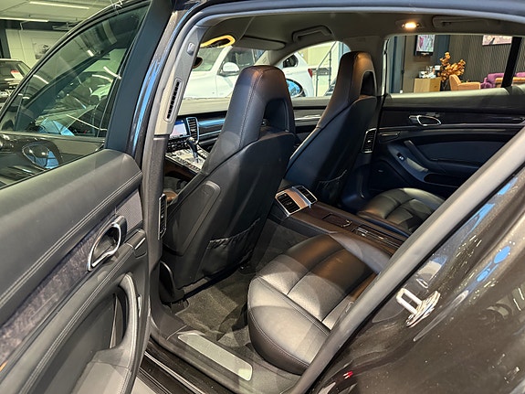 Porsche Panamera 28 of 30