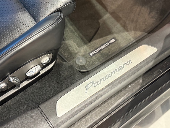 Porsche Panamera 16 of 30