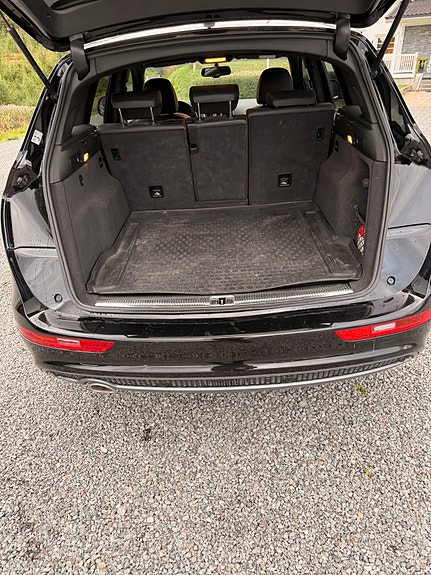 Audi Q5 2 of 15