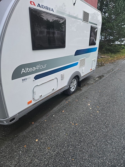Adria Altea 4Four 362XH 7 of 13