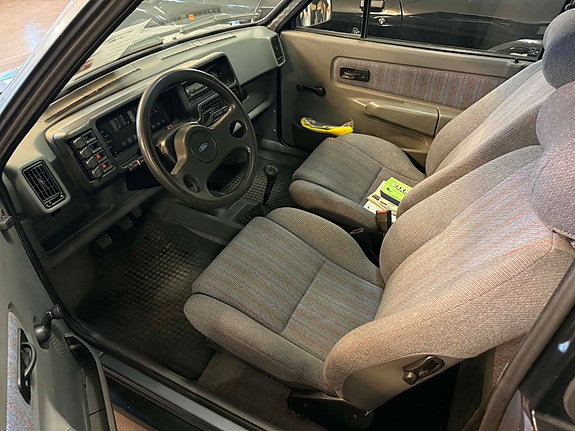 Ford Fiesta 5 of 8