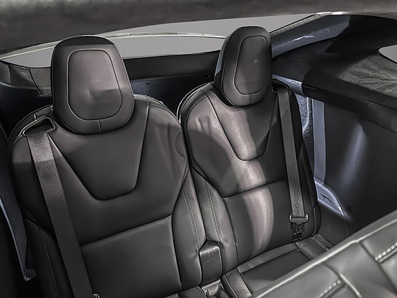Tesla Model X 23 of 30