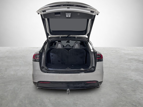 Tesla Model X 24 of 30