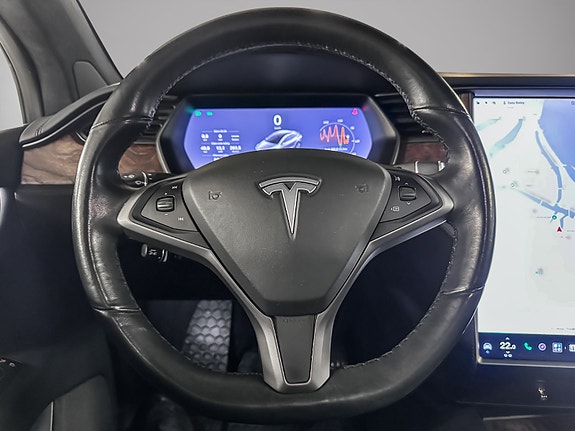 Tesla Model X 14 of 30