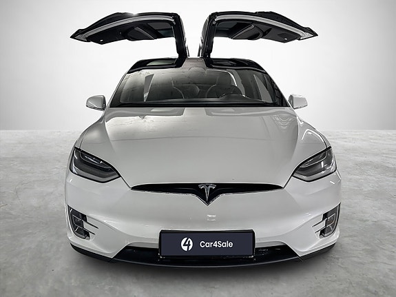 Tesla Model X 26 of 30