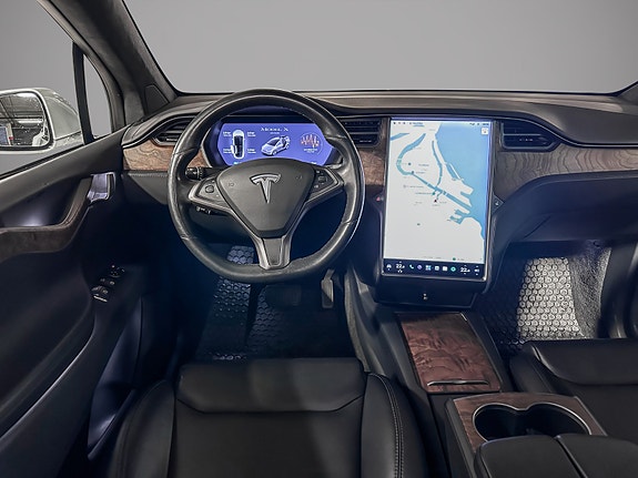 Tesla Model X 13 of 30