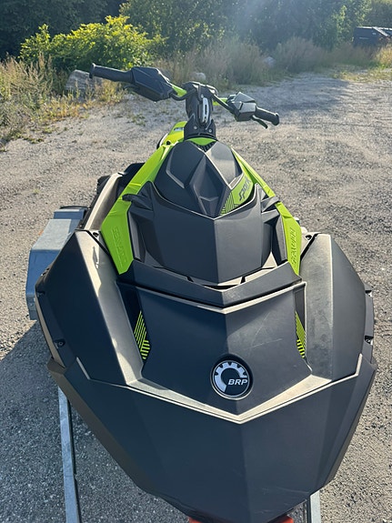 seadoo Spark Trixx 2up 6 of 16