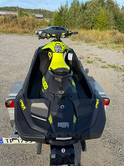seadoo Spark Trixx 2up 4 of 16
