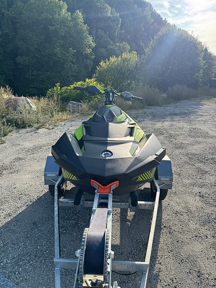 seadoo Spark Trixx 2up 2 of 16