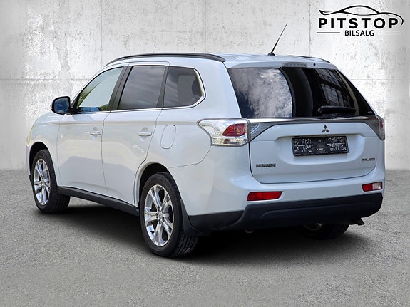 Mitsubishi Outlander 4 of 27