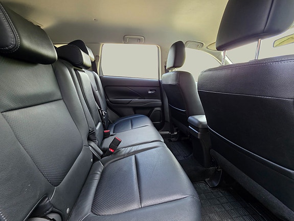 Mitsubishi Outlander 12 of 27