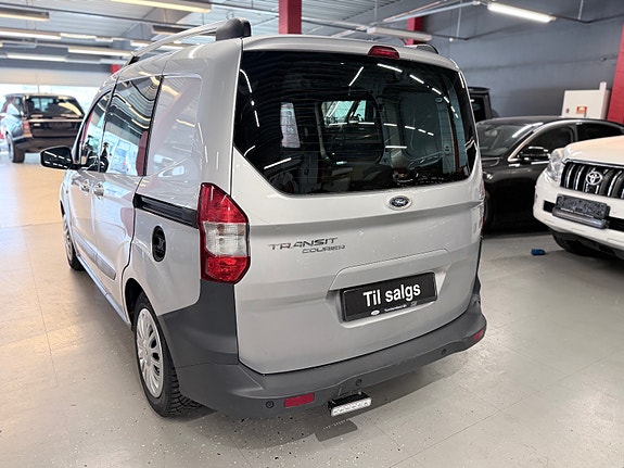 Ford Transit Courier 10 of 29