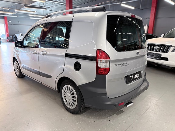 Ford Transit Courier 12 of 29