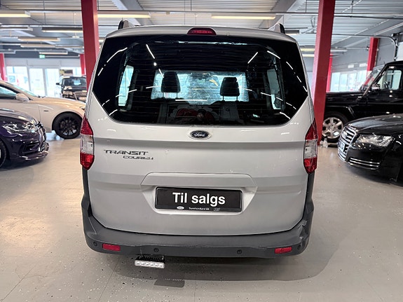 Ford Transit Courier 9 of 29
