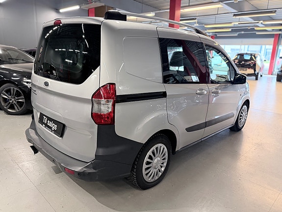Ford Transit Courier 6 of 29