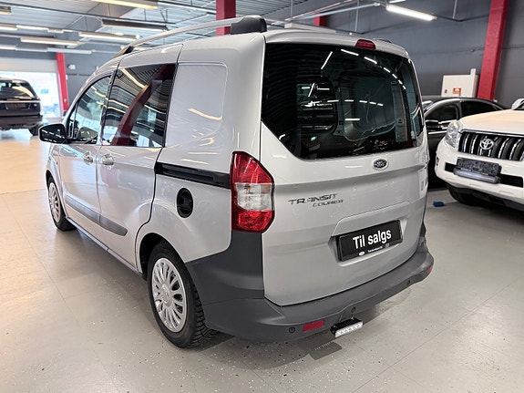 Ford Transit Courier 11 of 29