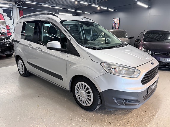 Ford Transit Courier 5 of 29