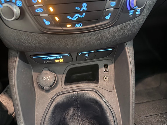 Ford Transit Courier 27 of 29