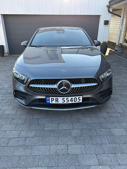 Mercedes-Benz A180 2 of 25