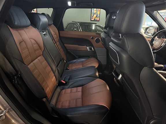 Land Rover Range Rover Sport 22 of 30