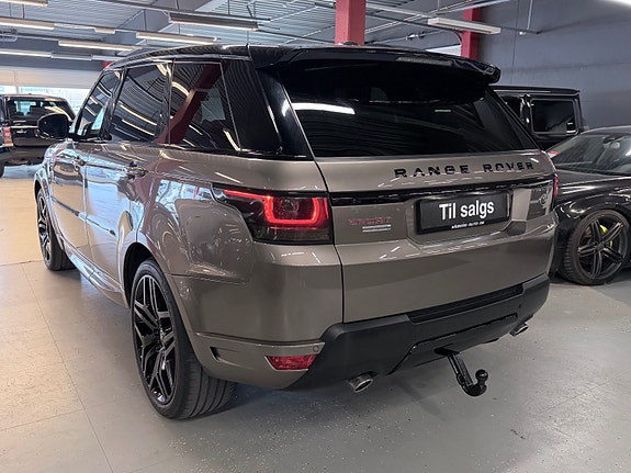 Land Rover Range Rover Sport 11 of 30
