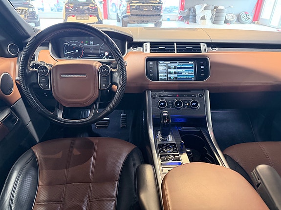 Land Rover Range Rover Sport 23 of 30