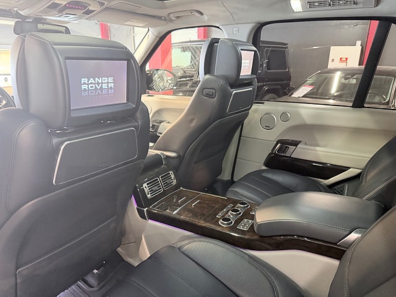 Land Rover Range Rover 25 of 30