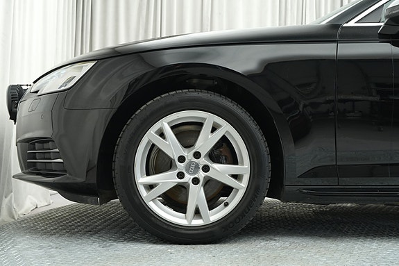 Audi A4 14 of 30