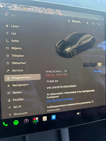 Tesla Model 3 7 of 16