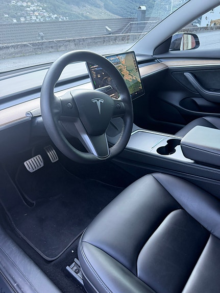 Tesla Model 3 15 of 16