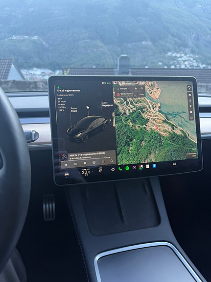 Tesla Model 3 14 of 16
