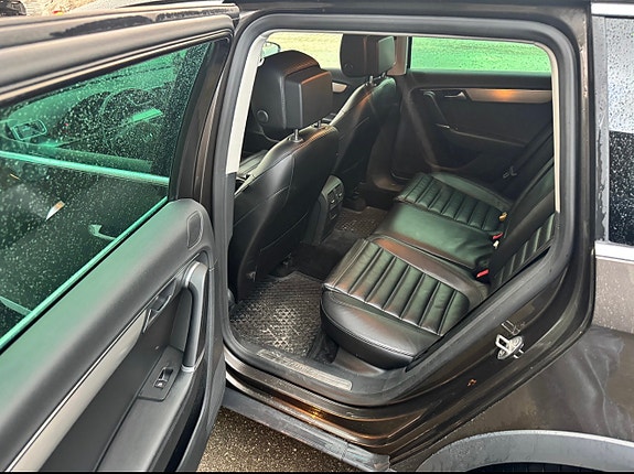 Volkswagen Passat 11 of 15