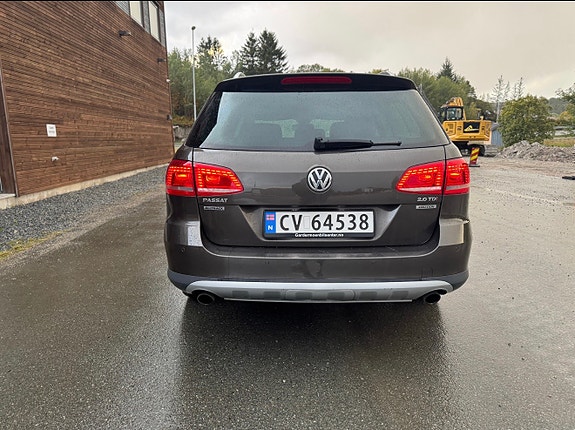 Volkswagen Passat 6 of 15
