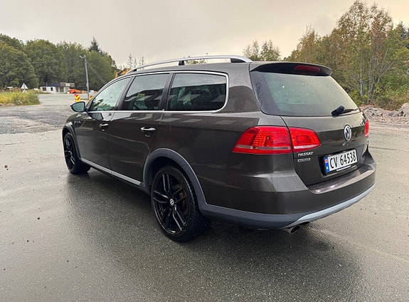 Volkswagen Passat 5 of 15