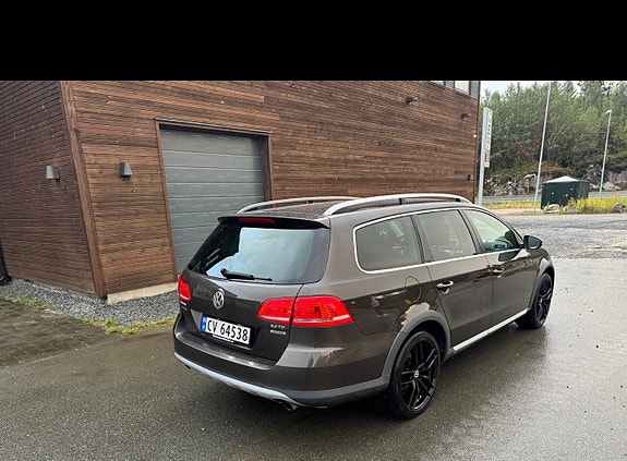 Volkswagen Passat 3 of 15