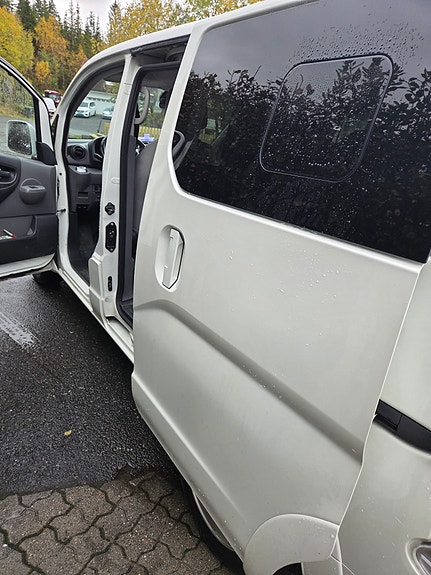 Nissan e-NV200 12 of 19