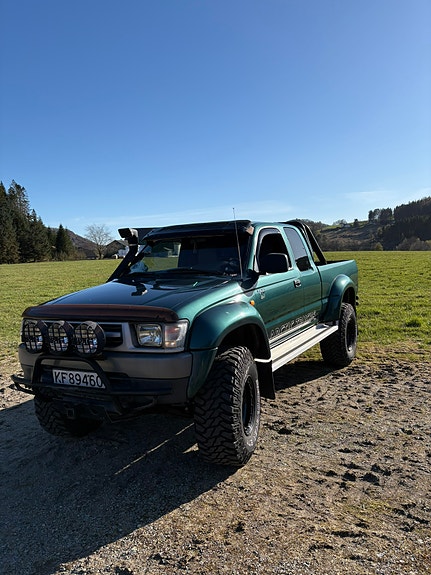 Toyota HiLux 5 of 6