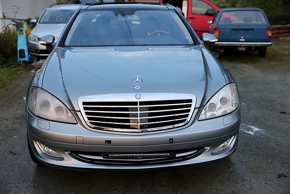 Mercedes-Benz S500 2 of 20