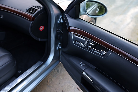 Mercedes-Benz S500 12 of 20