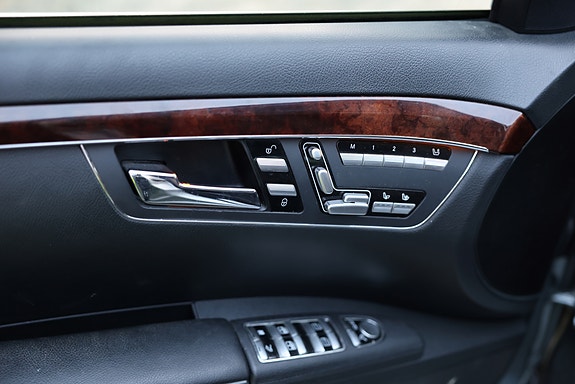 Mercedes-Benz S500 9 of 20